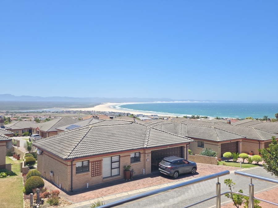 3 Bedroom Property for Sale in Wavecrest Eastern Cape